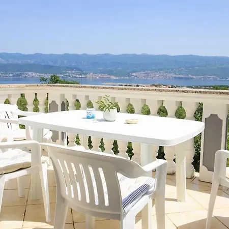 Seaview Anita With Two And Private Pool