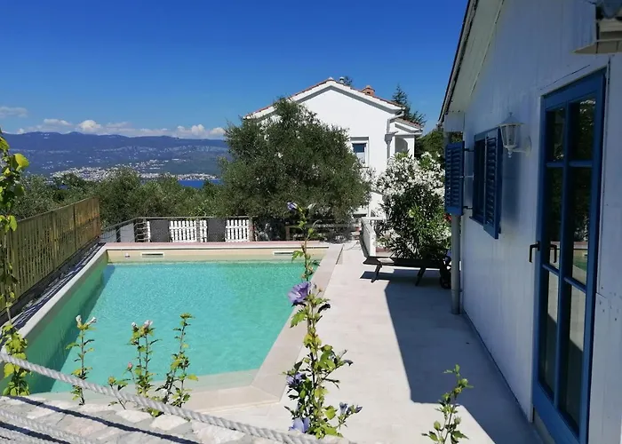 Seaview Anita With Two And Private Pool *