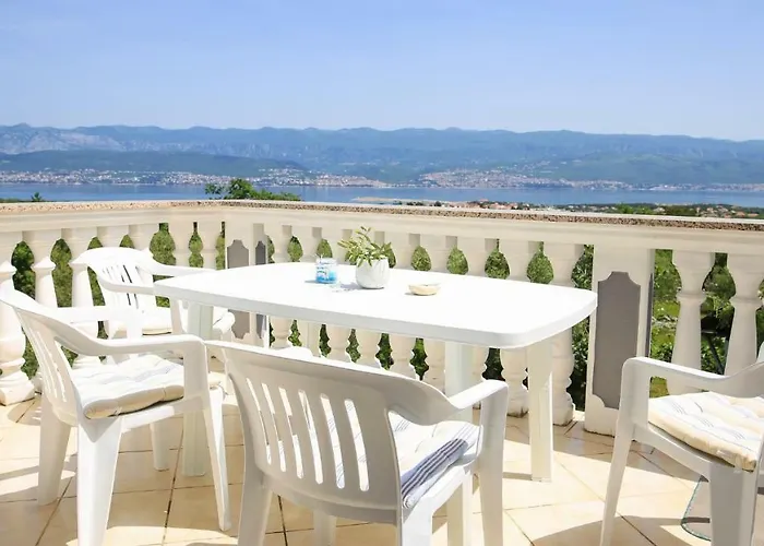 Seaview Anita With Two And Private Pool